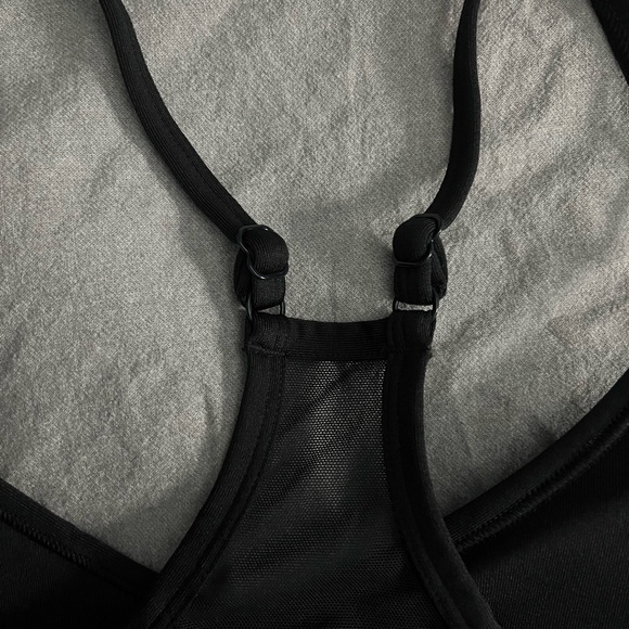 PINK Victoria’s Secret Sports Bra - Picture 4 of 5